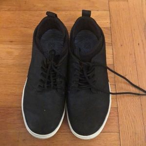 Men’s Reef brand sneakers